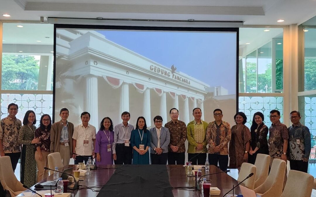 Vietnamese Academics Study Indonesia’s CCRL Program